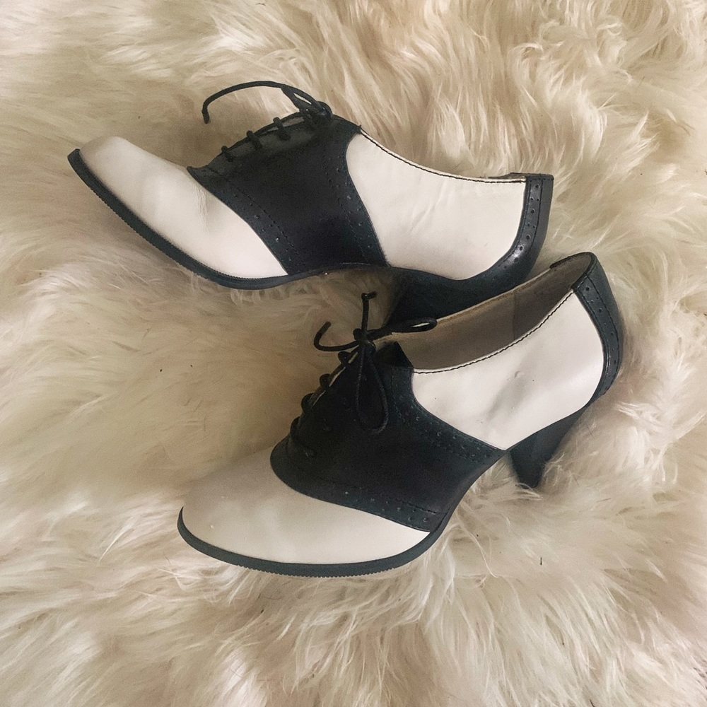 Bass Glenbrook Saddle Shoe-Style Oxford Heels